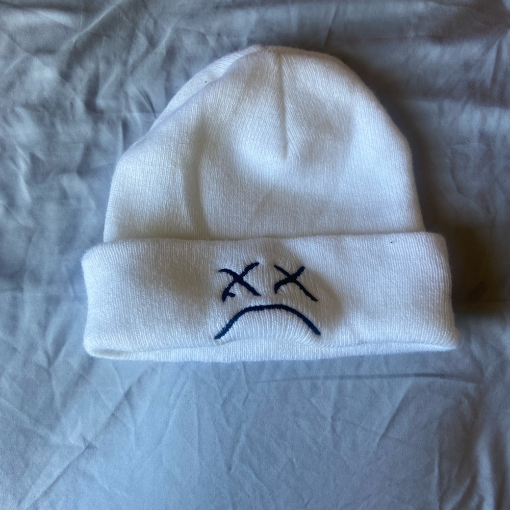 Sad face white beanie Y2K